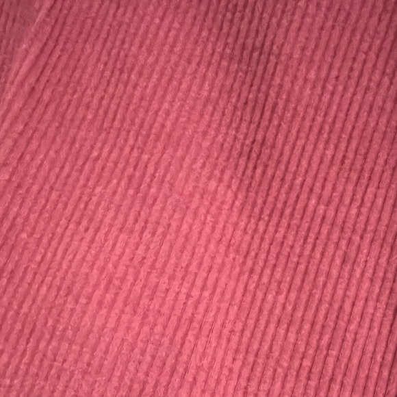 Old Navy Plush Lightweight Sweater in Deep Rose Size Large - Picture 3 of 4